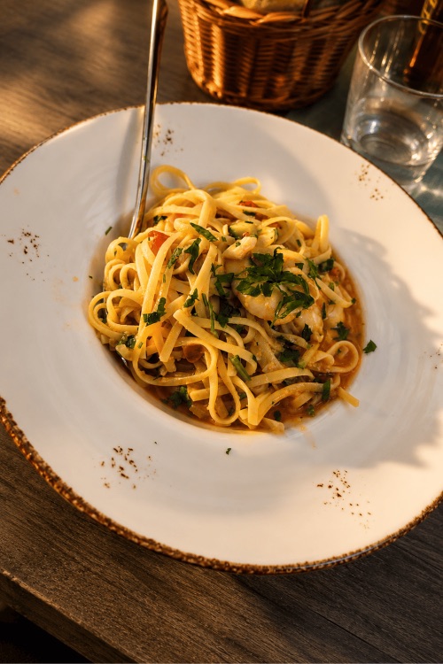 Spaghetti mit Olivenöl, Knoblauch und Peperoni